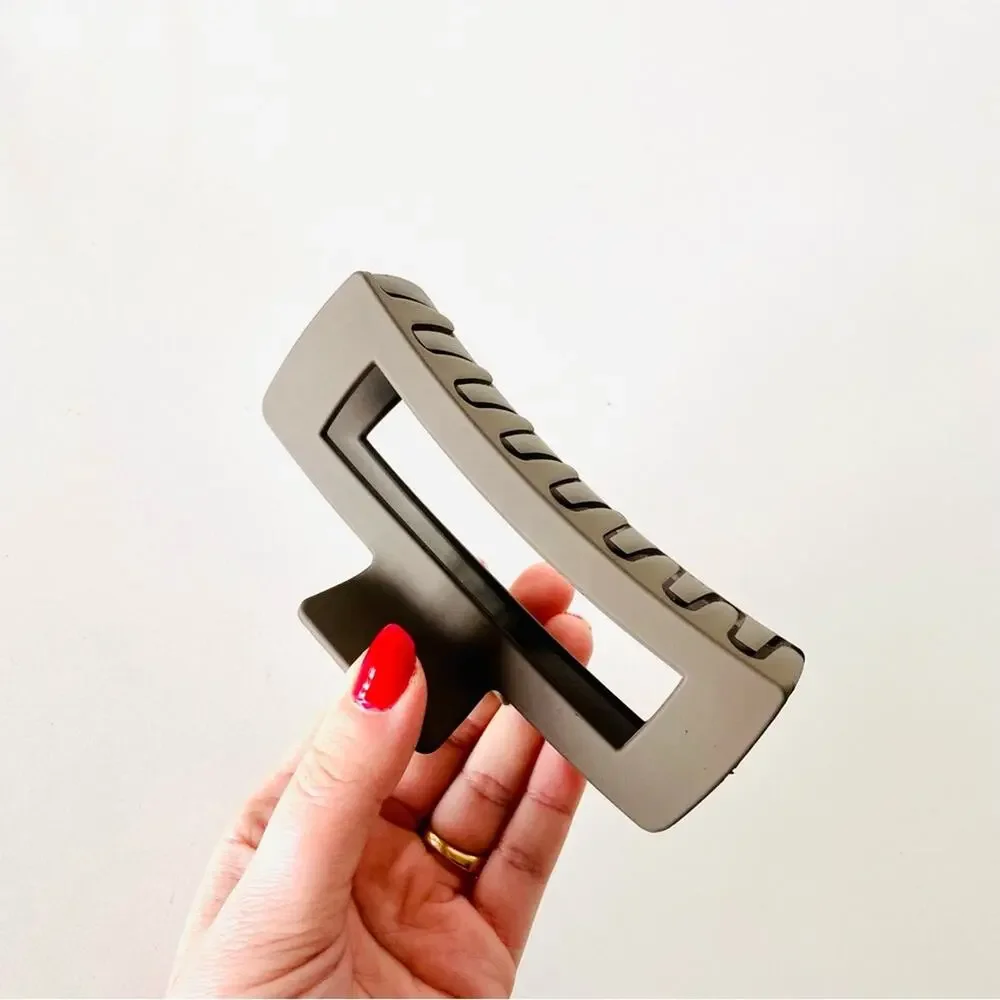 NEW ANTHROPOLOGIE Jumbo XL Rectangular Open Matte Plastic Hair Claw Clip Brown